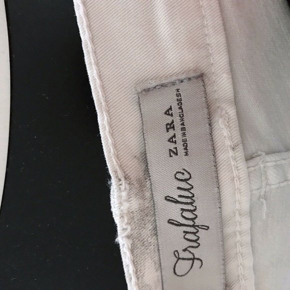 Preowned Zara Women's Mid Rise Capri Pants - Picture 3 of 3